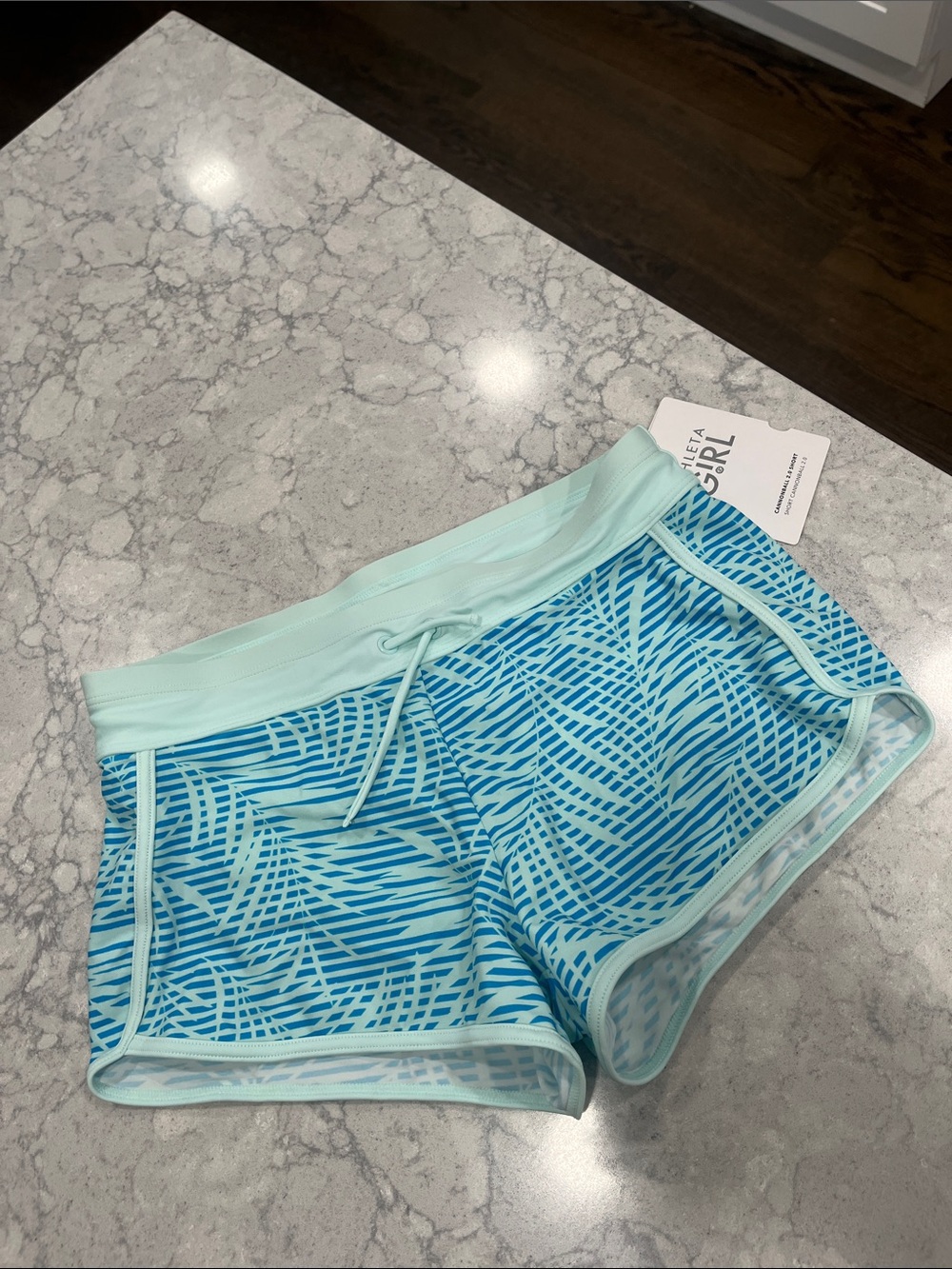 Athleta Girl Run the World cannonball 2.0 Shorts  XL 14 NEW